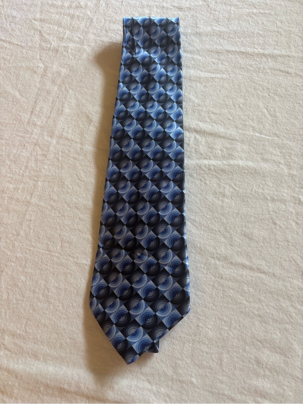 Stafford Blue Geometric Circle Pattern Men's Tie